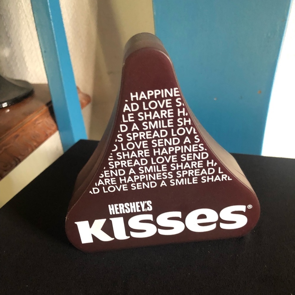 HERSHEY KISSES Container